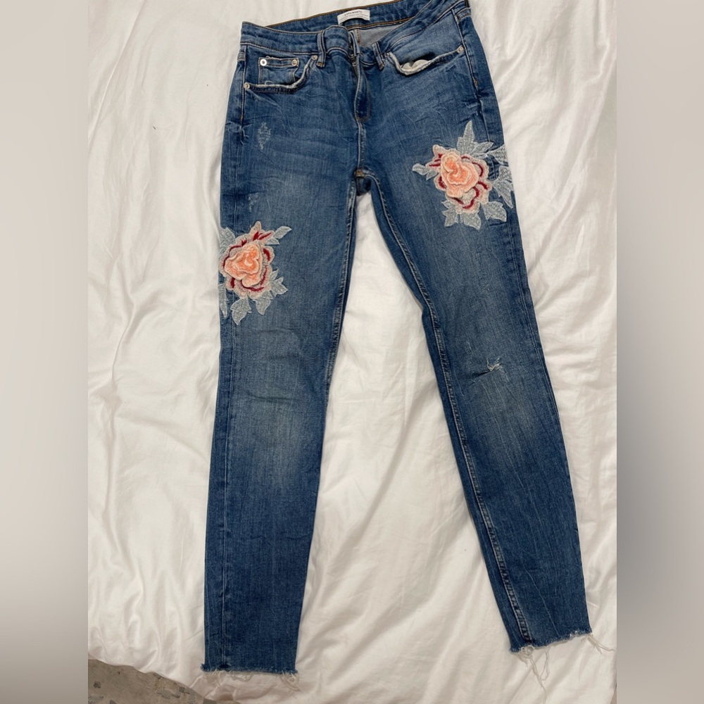 Zara size 6 embroidered skinny jeans mid-rise